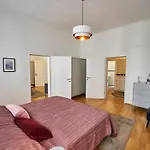 Fancy Home For 6 With Self-Check-In At Spittelberg
