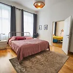 Fancy Home For 6 With Self-Check-In At Spittelberg