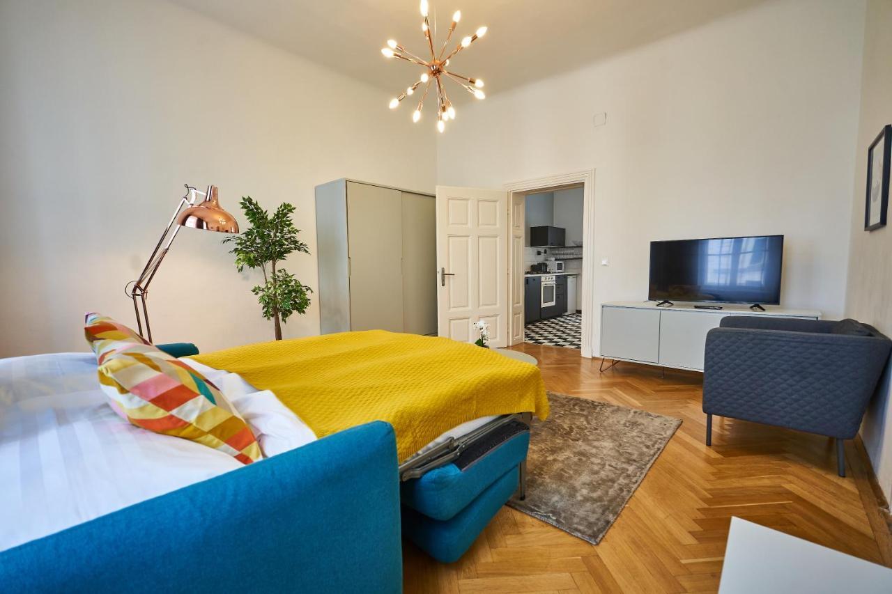 Fancy For 6 With Self-check-in At Spittelberg Apartment Wien