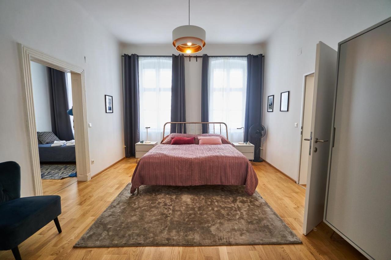Apartment Fancy For 6 With Self-check-in At Spittelberg