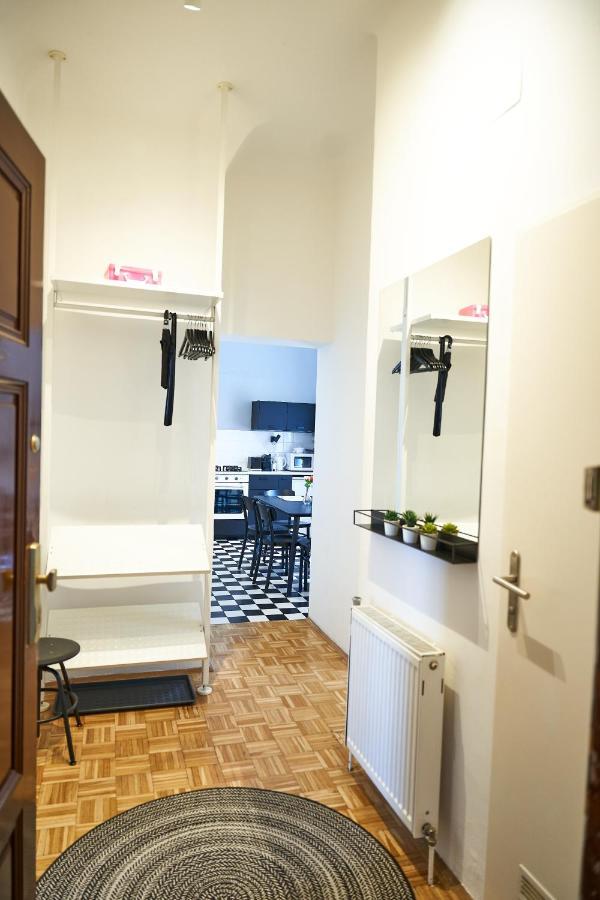 Apartment Fancy For 6 With Self-check-in At Spittelberg Wien