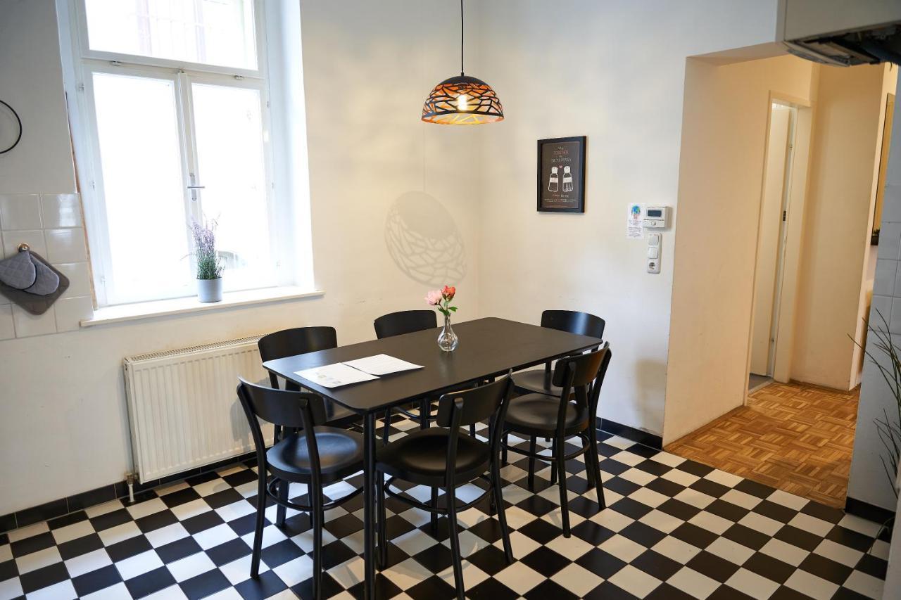 Apartment Fancy For 6 With Self-check-in At Spittelberg Wien
