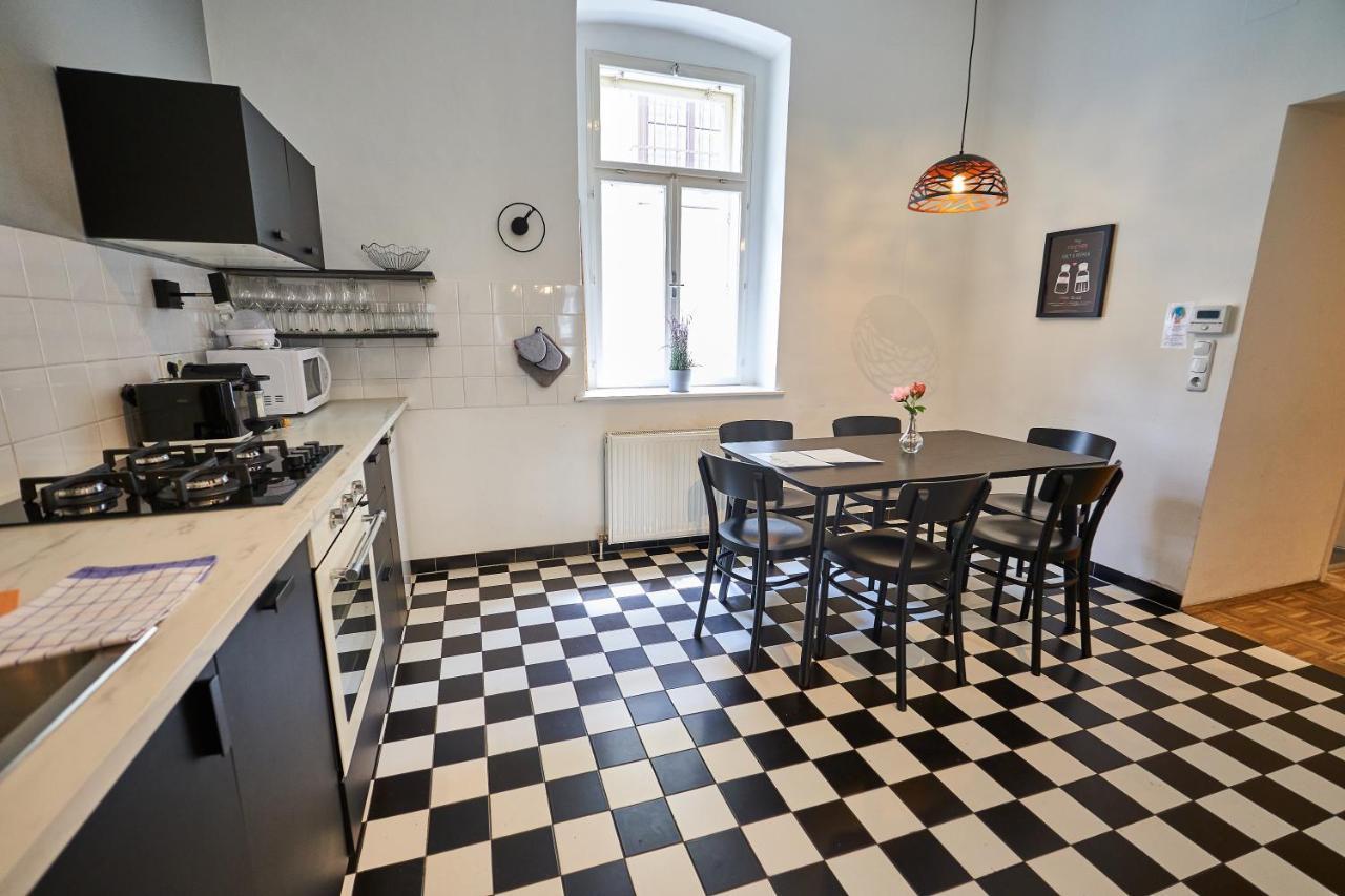Apartment Fancy For 6 With Self-check-in At Spittelberg